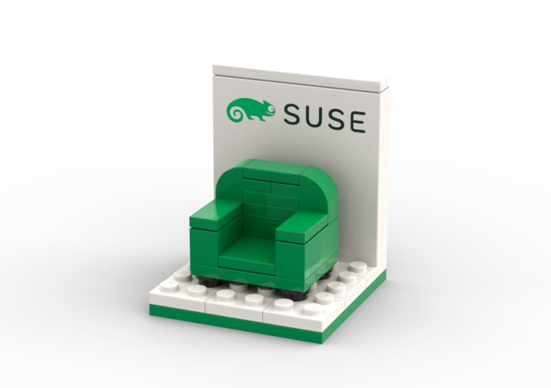 Individuelles Display mit Sessel und bedruckter Rückwand aus LEGO®-Steinen